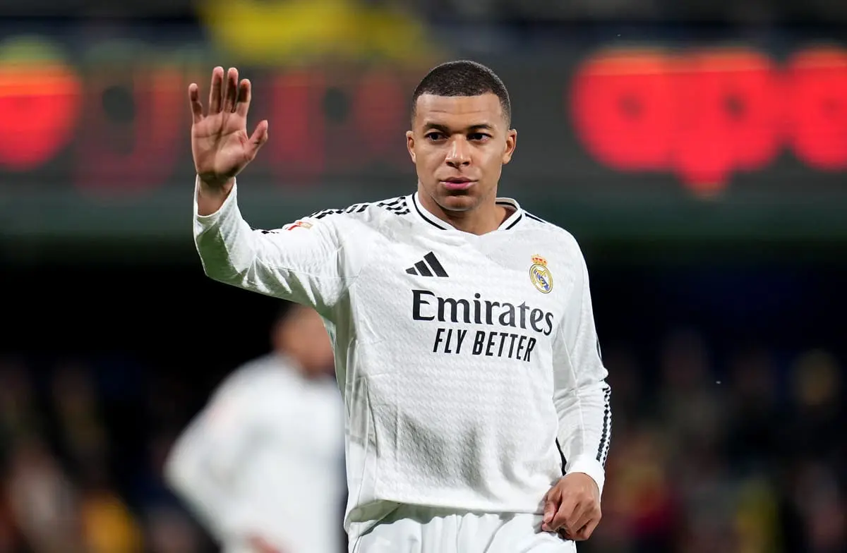 VILLARREAL, SPAIN - MARCH 15: Kylian Mbappe of Real Madrid gestures during the LaLiga match between Villarreal CF and Real Madrid CF at Estadio de la Ceramica on March 15, 2025 in Villarreal, Spain. (Photo by Aitor Alcalde/Getty Images).