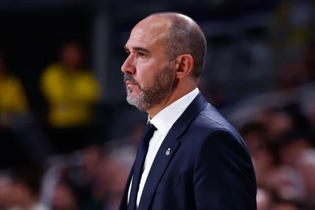 Chus Mateo s'est montré satisfait de l'attitude de ses joueurs malgré la défaite (realmadrid.com)
