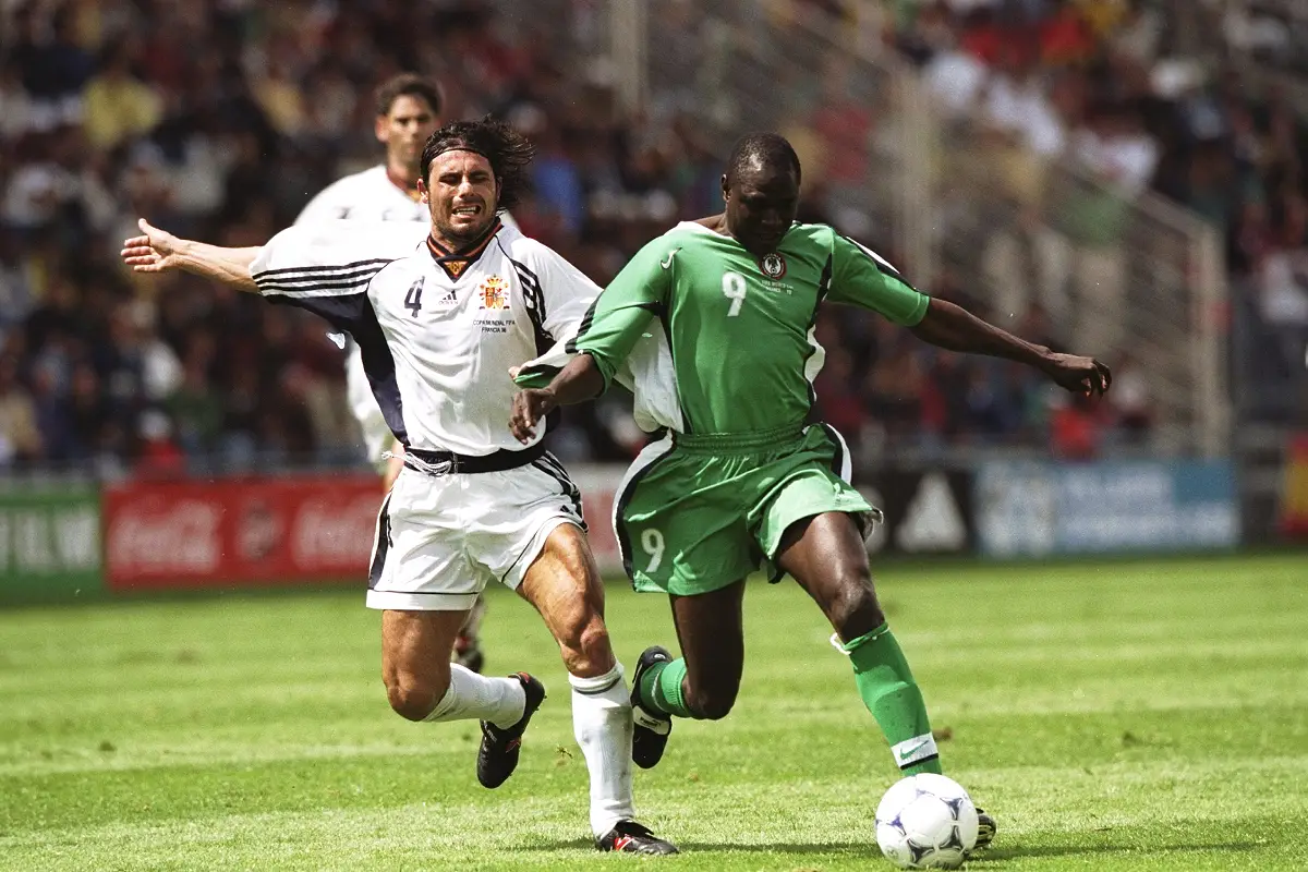 Alkorta à la Coupe du monde 1998 (Shaun Botterill/Allsport).