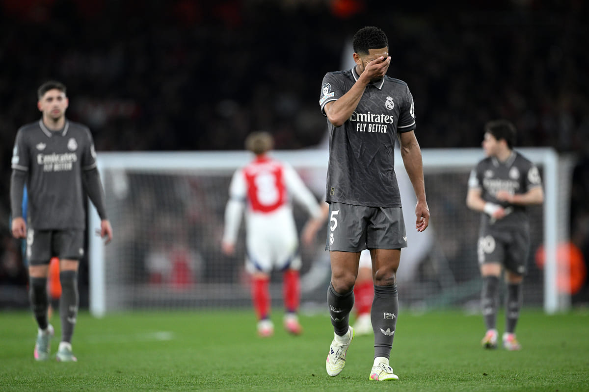 LONDON, ENGLAND - APRIL 08: Jude Bellingham of Real Madrid looks dejected after his team's defeat in the UEFA Champions League 2024/25 Quarter Final First Leg match between Arsenal FC and Real Madrid C.F. at Emirates Stadium on April 08, 2025 in London, England. (Photo by Justin Setterfield/Getty Images)