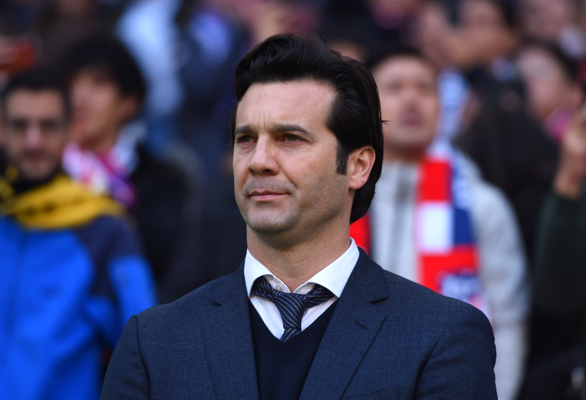 MADRID, SPAIN - FEBRUARY 09: Santiago Solari, Manager of Real Madrid looks on prior to the La Liga match between Club Atletico de Madrid and Real Madrid CF at Wanda Metropolitano on February 09, 2019 in Madrid, Spain. (Photo by Denis Doyle/Getty Images)
