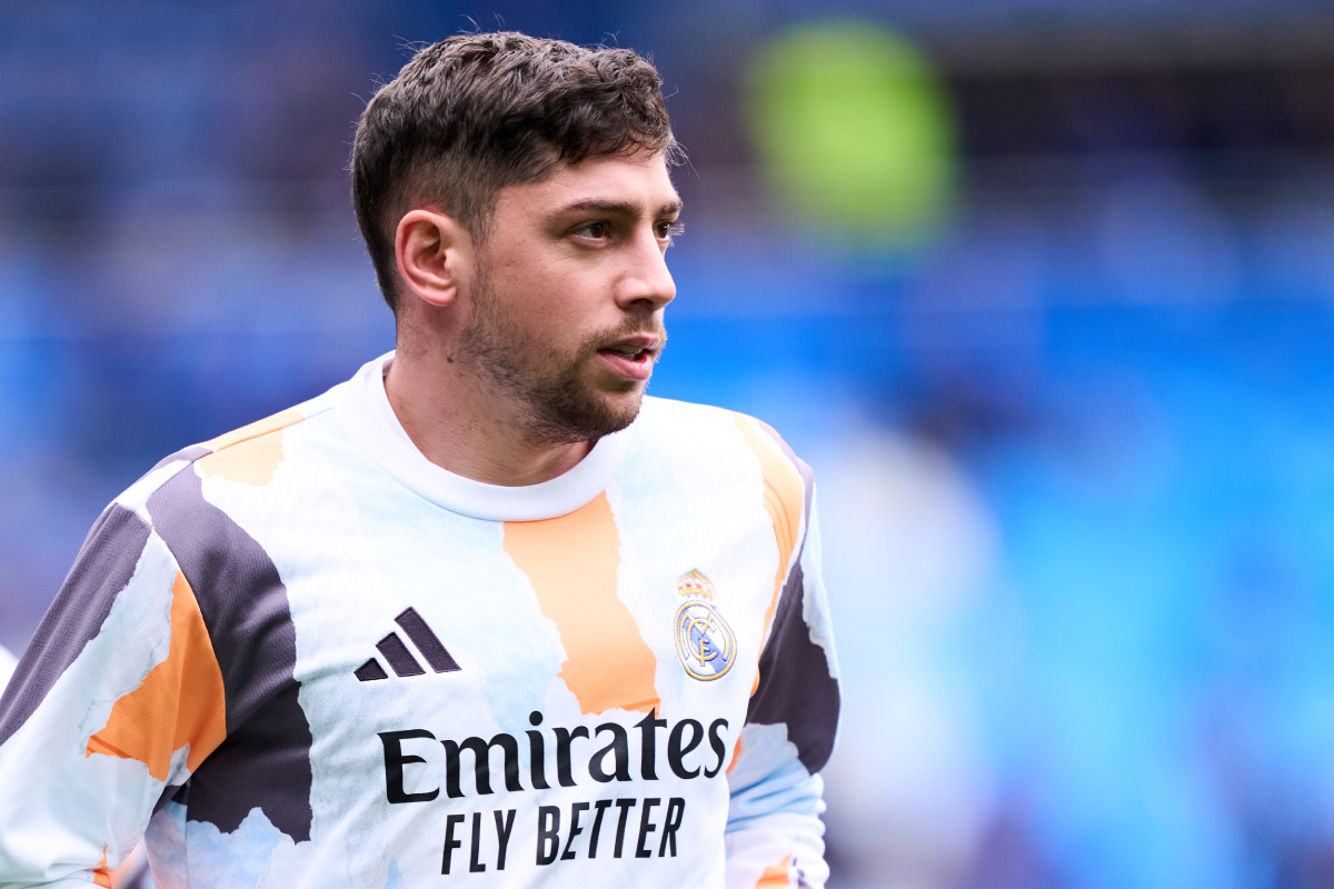 VITORIA-GASTEIZ, SPAIN - APRIL 13: Federico Valverde of Real Madrid warms up prior to the LaLiga match between Deportivo Alaves and Real Madrid CF at Estadio de Mendizorroza on April 13, 2025 in Vitoria-Gasteiz, Spain. (Photo by Juan Manuel Serrano Arce/Getty Images)