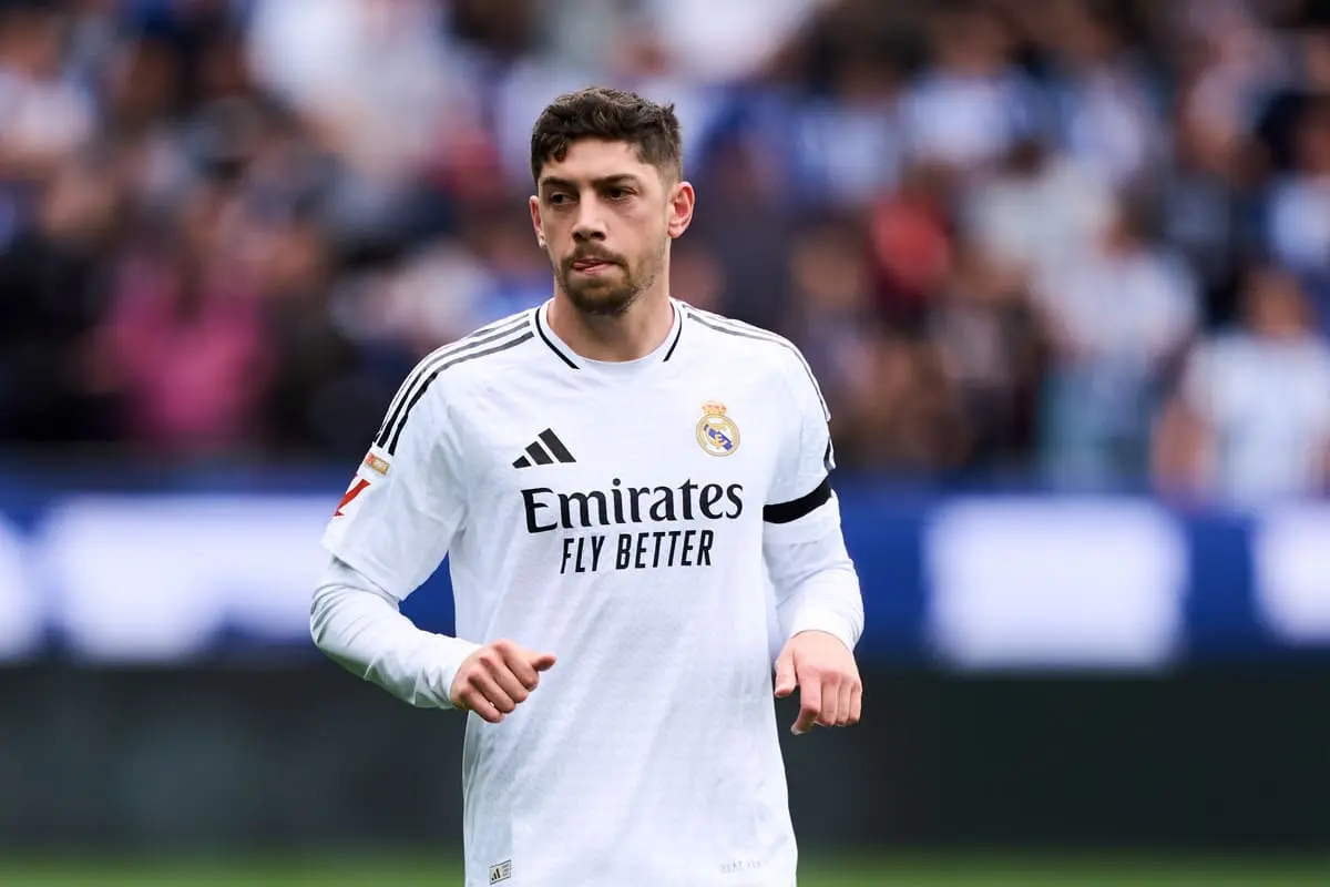 VITORIA-GASTEIZ, SPAIN - APRIL 13: Federico Valverde of Real Madrid looks on during the LaLiga match between Deportivo Alaves and Real Madrid CF at Estadio de Mendizorroza on April 13, 2025 in Vitoria-Gasteiz, Spain. (Photo by Juan Manuel Serrano Arce/Getty Images).