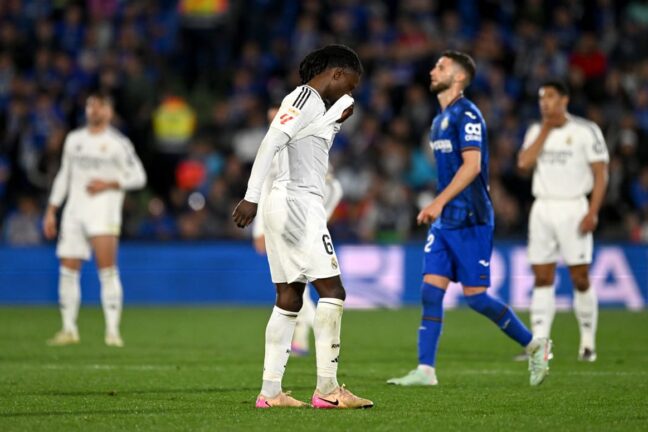 GETAFE, SPAIN - APRIL 23: Eduardo Camavinga of Real Madrid reacts, as he leaves the pitch with a injury during the LaLiga match between Getafe CF and Real Madrid CF at Coliseum Alfonso Perez on April 23, 2025 in Getafe, Spain. (Photo by Denis Doyle/Getty Images)