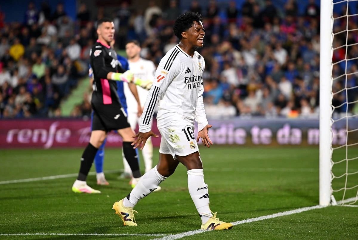 GETAFE, SPAIN - APRIL 23: Endrick of Real Madrid reacts during the LaLiga match between Getafe CF and Real Madrid CF at Coliseum Alfonso Perez on April 23, 2025 in Getafe, Spain. (Photo by Denis Doyle/Getty Images)
