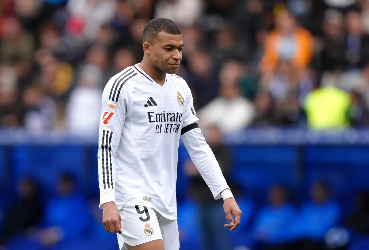VITORIA-GASTEIZ, SPAIN - APRIL 13: Kylian Mbappe of Real Madrid leaves the pitch after receiving a red card during the LaLiga match between Deportivo Alaves and Real Madrid CF at Estadio de Mendizorroza on April 13, 2025 in Vitoria-Gasteiz, Spain. (Photo by Juan Manuel Serrano Arce/Getty Images)
