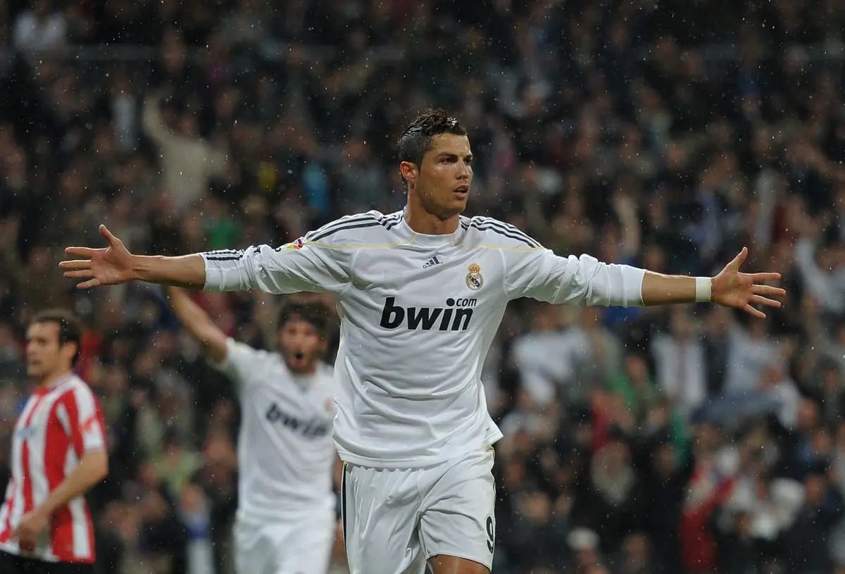 Cristiano Ronaldo sous les couleurs du Real Madrid, le 8 mai 2010, face à l'Athletic Bilbao (Photo par Jasper Juinen/Getty Images).
