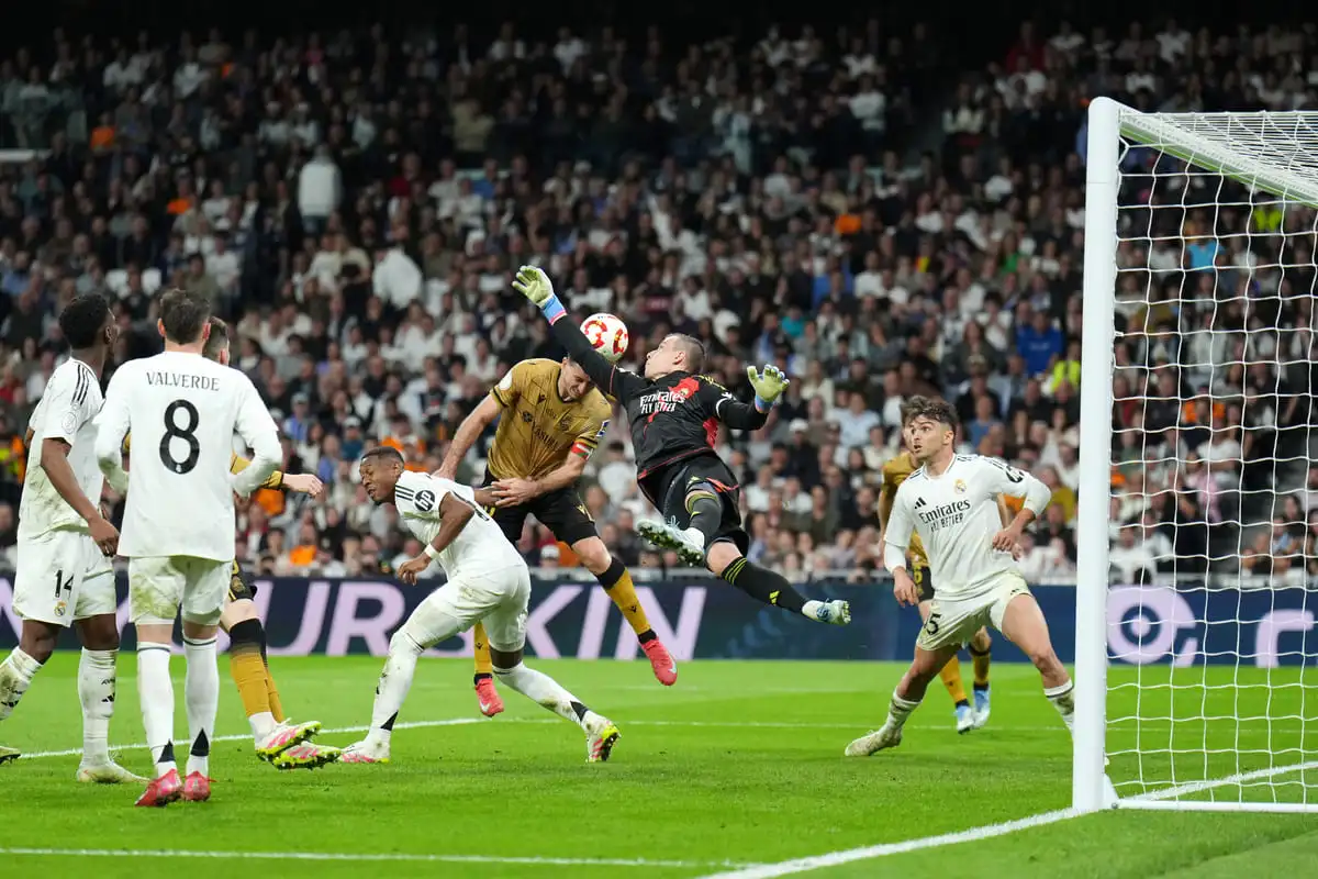 MADRID, SPAIN - APRIL 01: Mikel Oyarzabal of Real Sociedad scores his teams fourth goal during the Copa del Rey semifinal match between Real Madrid and Real Sociedad at Estadio Santiago Bernabeu on April 01, 2025 in Madrid, Spain. (Photo by Angel Martinez/Getty Images).