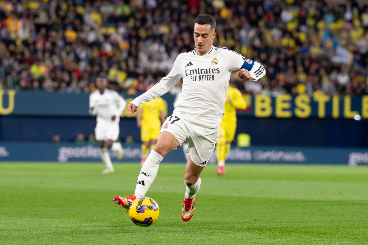 VILLARREAL, SPAIN - MARCH 15: Lucas Vazquez of Real Madrid controls the ball during the LaLiga match between Villarreal CF and Real Madrid CF at Estadio de la Ceramica on March 15, 2025 in Villarreal, Spain. (Photo by Aitor Alcalde/Getty Images)
