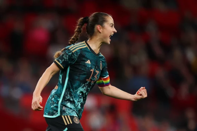 LONDON, ENGLAND - OCTOBER 25: Sara Dabritz of Germany celebrates scoring her team's fourth goal from the penalty spot during the Women's international friendly between England and Germany at Wembley Stadium on October 25, 2024 in London, England. (Photo by Alex Pantling/Getty Images) l Real Madrid