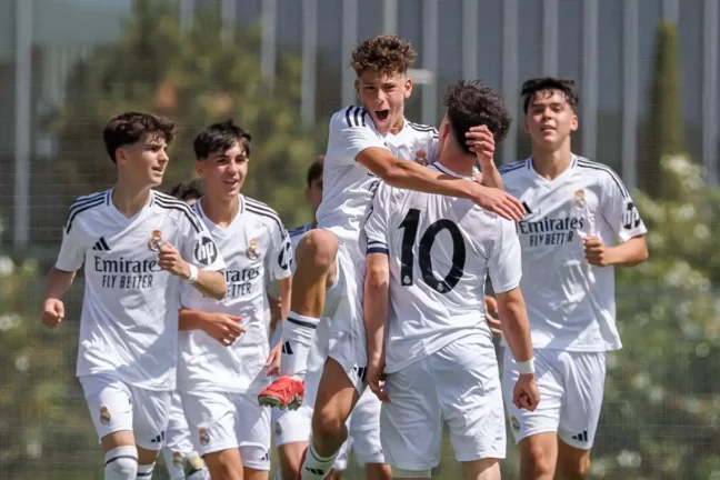 L’Infantil A du Real Madrid sacré champion, La Fábrica triomphe cette saison (realmadrid.com)