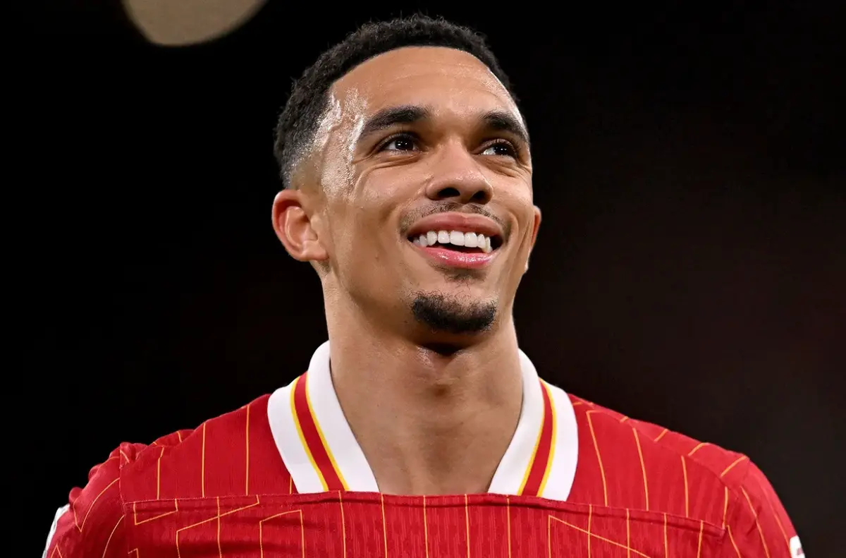 Alexander-Arnold prêt à régner sur le flanc droit du Real Madrid (realmadrid.com)