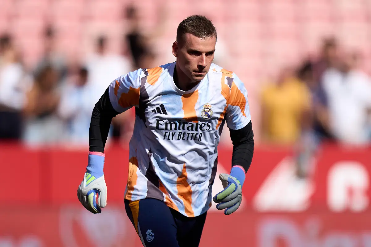 Lunin en marge du match face à Séville (Photo by Angel Martinez/Getty Images).