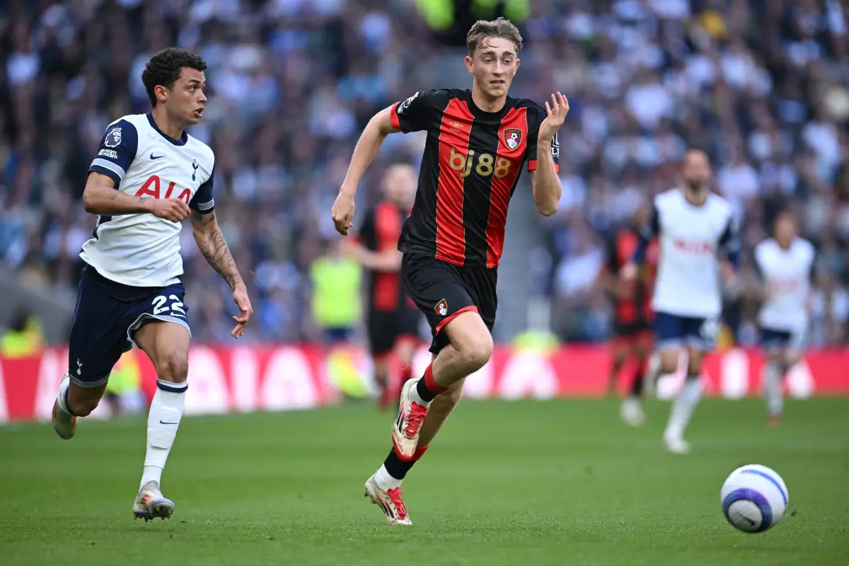 Huijsen face à Tottenham en mars (Photo by Justin Setterfield/Getty Images).