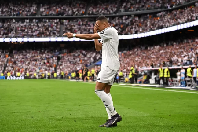 Kylian Mbappé s'est fait critiquer par Toni Freixa (Photo by Denis Doyle/Getty Images).