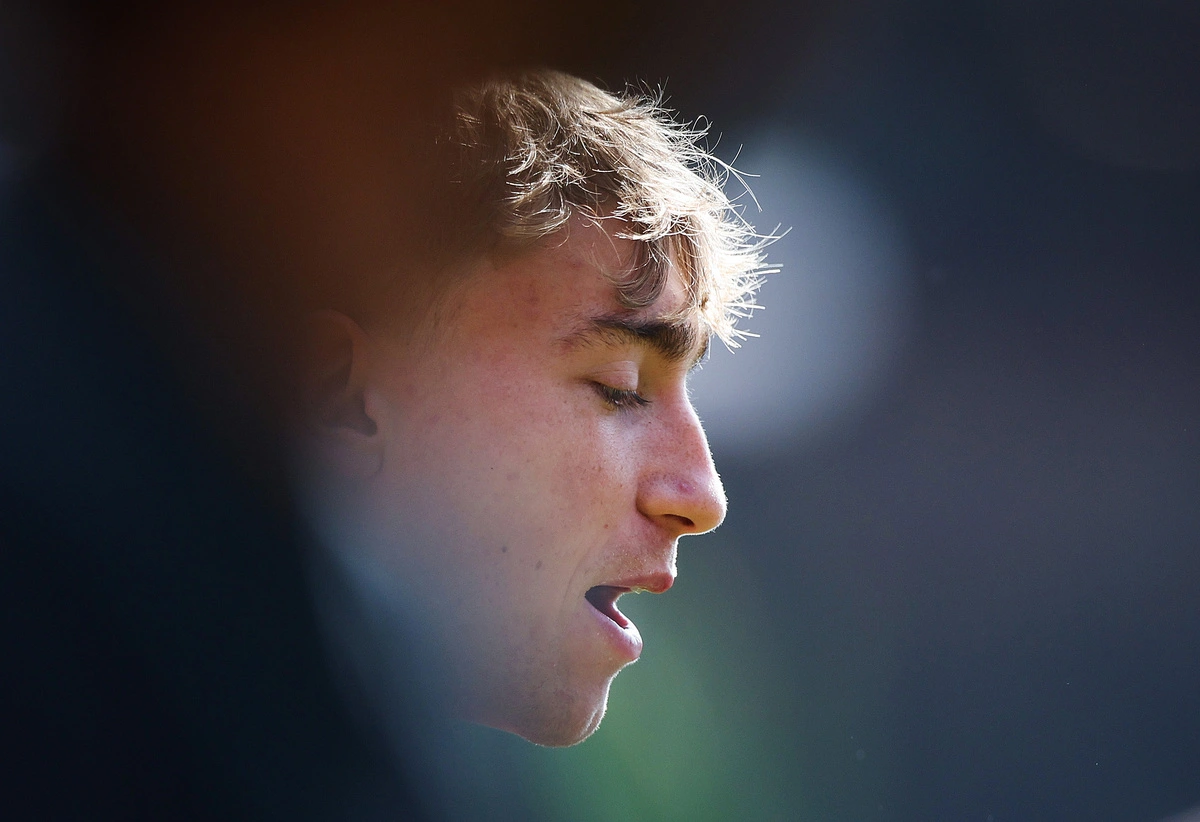BOURNEMOUTH, ENGLAND - APRIL 27: Dean Huijsen of AFC Bournemouth reacts during the Premier League match between AFC Bournemouth and Manchester United FC at Vitality Stadium on April 27, 2025 in Bournemouth, England. (Photo by Ryan Pierse/Getty Images)