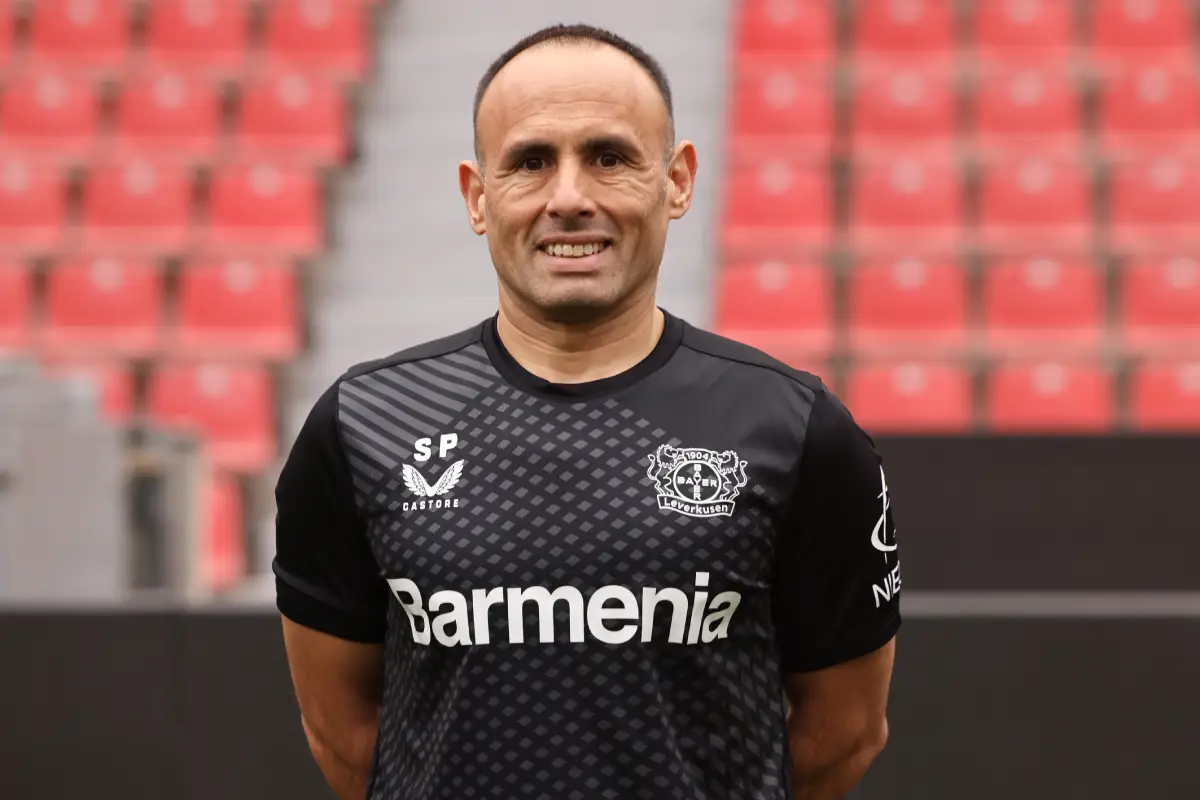 Sebastian Parrilla, lors de sa présentation avec le Bayer Leverkusen (Photo by Christof Koepsel/Getty Images)