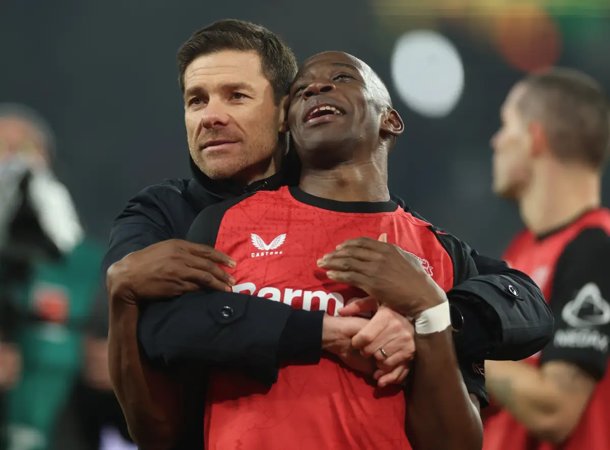 Xabi Alonso est très proche de ses joueurs (Photo by Lars Baron/Getty Images)