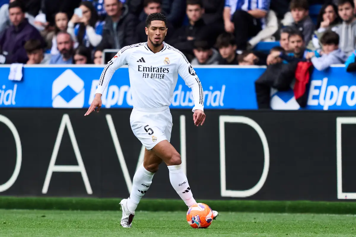 VITORIA-GASTEIZ, SPAIN - APRIL 13: Jude Bellingham of Real Madrid in action during the LaLiga match between Deportivo Alaves and Real Madrid CF at Estadio de Mendizorroza on April 13, 2025 in Vitoria-Gasteiz, Spain. (Photo by Juan Manuel Serrano Arce/Getty Images)