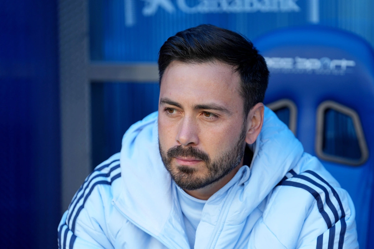 VITORIA-GASTEIZ, SPAIN - APRIL 13: Davide Ancelotti, Assistant Manager of Real Madrid, looks on prior to the LaLiga match between Deportivo Alaves and Real Madrid CF at Estadio de Mendizorroza on April 13, 2025 in Vitoria-Gasteiz, Spain. (Photo by Juan Manuel Serrano