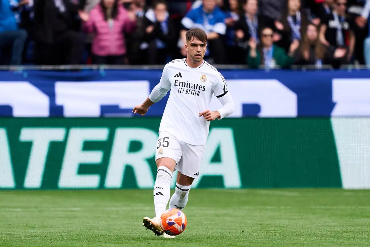 VITORIA-GASTEIZ, SPAIN - APRIL 13: Raul Asencio of Real Madrid in action during the LaLiga match between Deportivo Alaves and Real Madrid CF at Estadio de Mendizorroza on April 13, 2025 in Vitoria-Gasteiz, Spain. (Photo by Juan Manuel Serrano Arce/Getty Images)