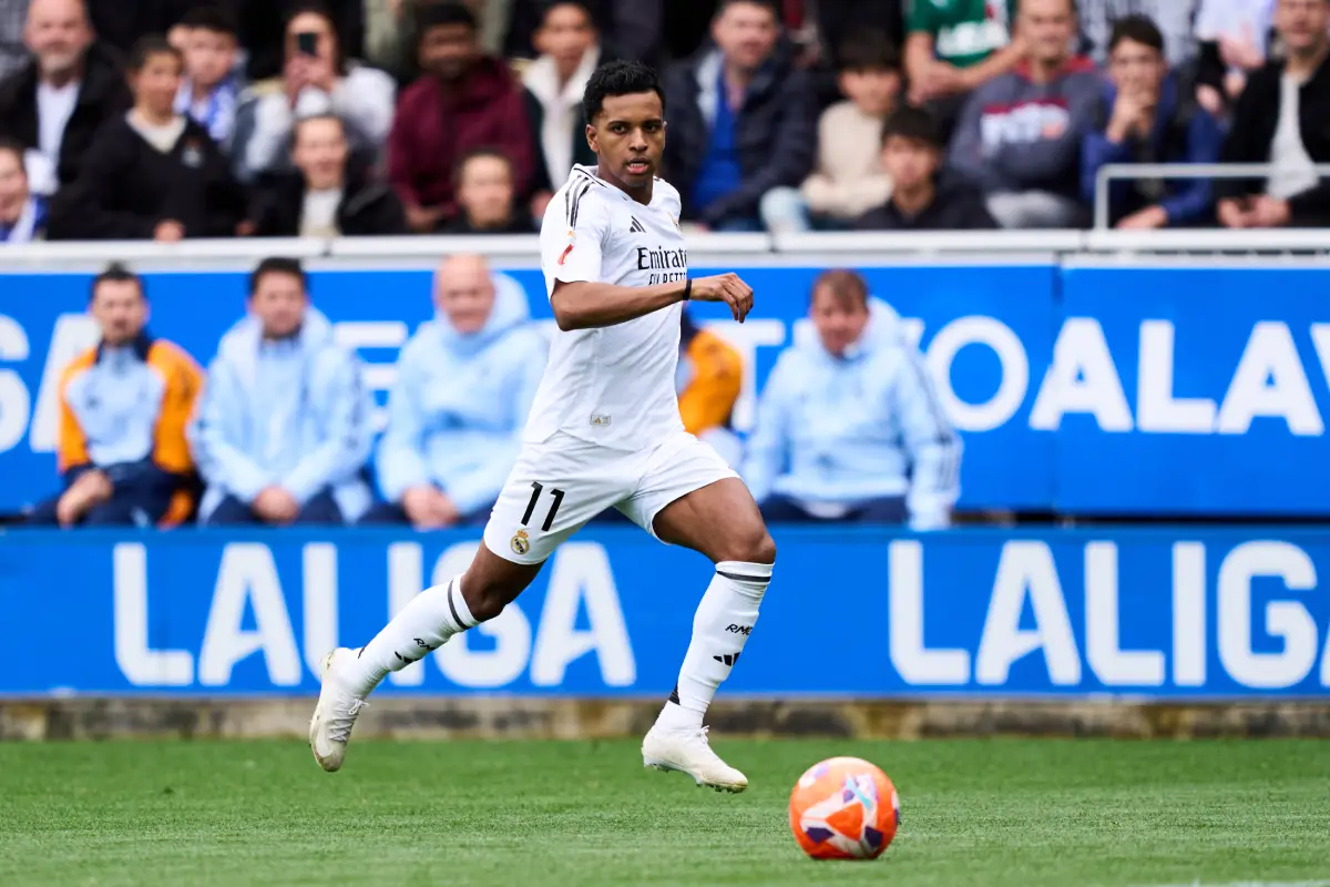 VITORIA-GASTEIZ, SPAIN - APRIL 13: Rodrygo Goes of Real Madrid in action during the LaLiga match between Deportivo Alaves and Real Madrid CF at Estadio de Mendizorroza on April 13, 2025 in Vitoria-Gasteiz, Spain. (Photo by Juan Manuel Serrano Arce/Getty Images)