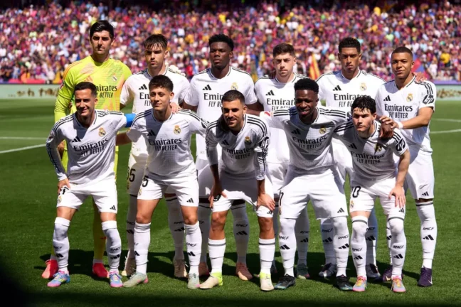 L'équipe s'est liquéfiée après le 2-0 lors de ce Clásico (Photo by Alex Caparros/Getty Images)