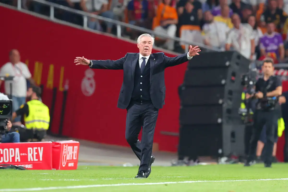 SEVILLE, SPAIN - APRIL 26: Carlo Ancelotti, Head Coach of Real Madrid, reacts during the Copa del Rey Final match between FC Barcelona and Real Madrid at Estadio de La Cartuja on April 26, 2025 in Seville, Spain. (Photo by Fran Santiago/Getty Images).