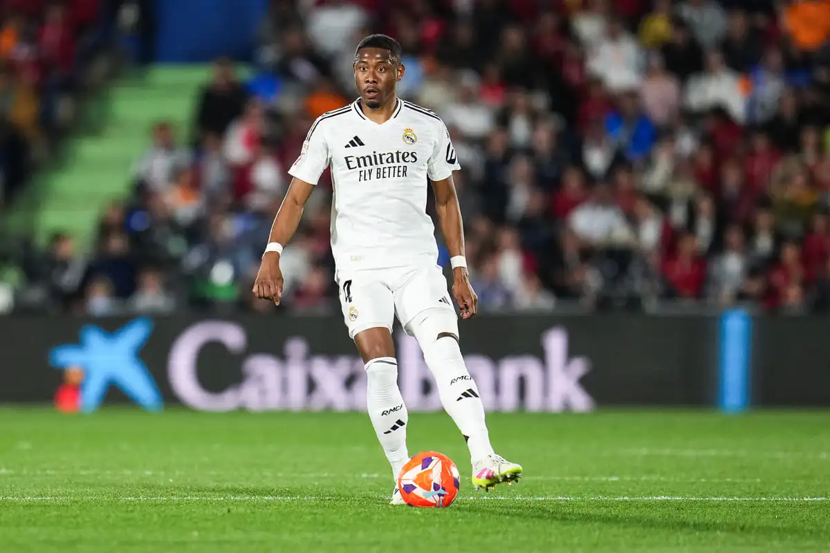 GETAFE, SPAIN - APRIL 23: David Alaba of Real Madridrun with the ball during the LaLiga match between Getafe CF and Real Madrid CF at Coliseum Alfonso Perez on April 23, 2025 in Getafe, Spain. (Photo by Aitor Alcalde/Getty Images).