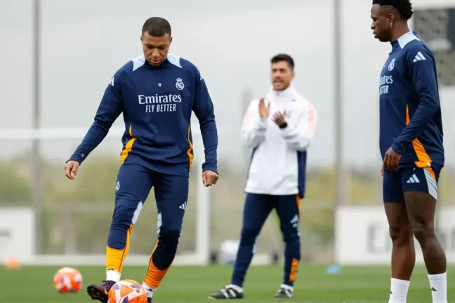 Mbappé et Vinicius de retour dans le groupe pour affronter le Celta Vigo (realmadrid.com)