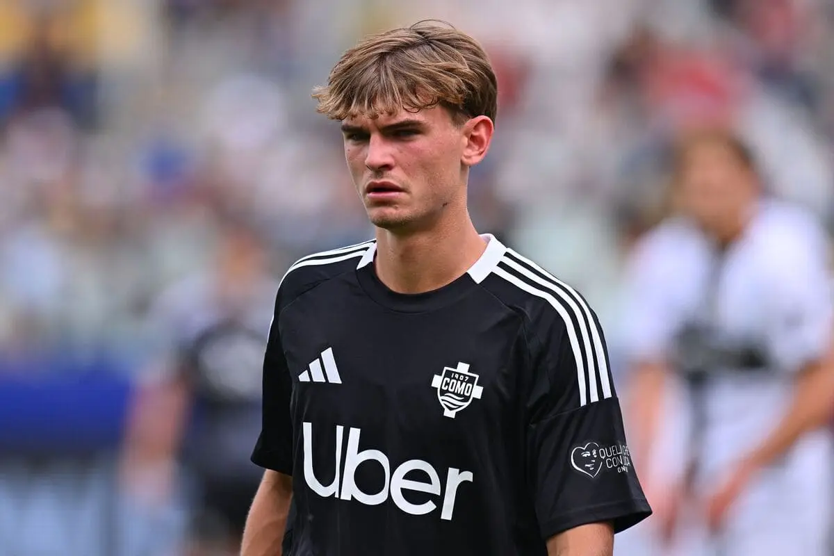 PARMA, ITALY - MAY 03: Nico Paz of Como looks on during the Serie A match between Parma and Como at Stadio Ennio Tardini on May 03, 2025 in Parma, Italy. (Photo by Alessandro Sabattini/Getty Images).