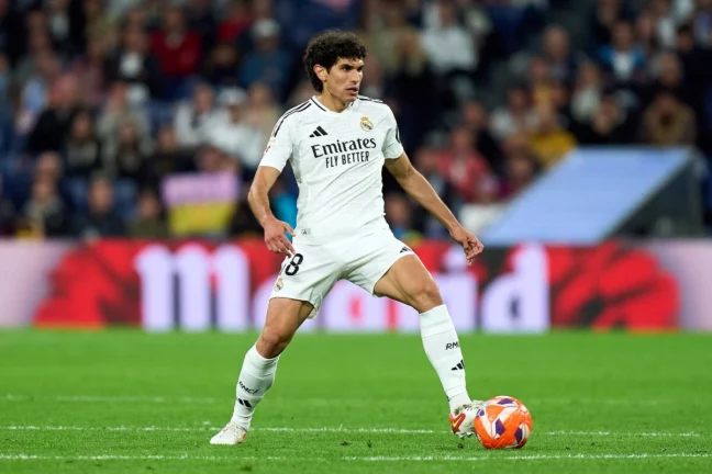MADRID, SPAIN - MAY 14: Jesus Vallejo of Real Madrid controls the ball during the LaLiga match between Real Madrid CF and RCD Mallorca at Estadio Santiago Bernabeu on May 14, 2025 in Madrid, Spain. (Photo by Angel Martinez/Getty Images)