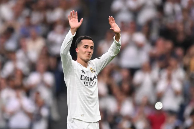 MADRID, SPAIN - MAY 24: Lucas Vazquez of Real Madrid shows appreciation to the fans as he is substituted off the pitch during the LaLiga match between Real Madrid CF and Real Sociedad at Estadio Santiago Bernabeu on May 24, 2025 in Madrid, Spain. (Photo by Denis