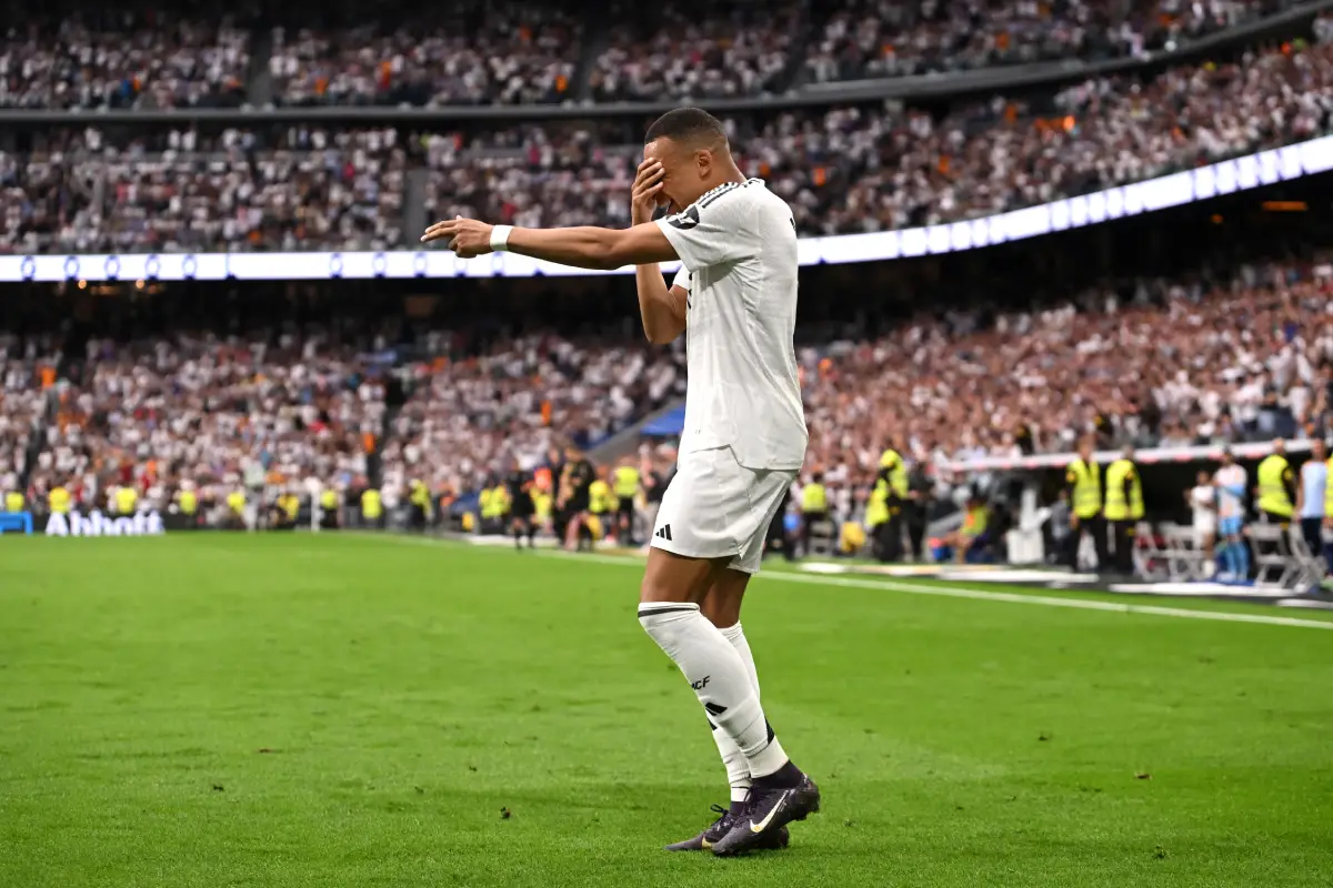 Mbappé a inscrit 2 buts qui lui permettent de prendre la tête du classement au Soulier d'or (Photo by Denis Doyle/Getty Images)