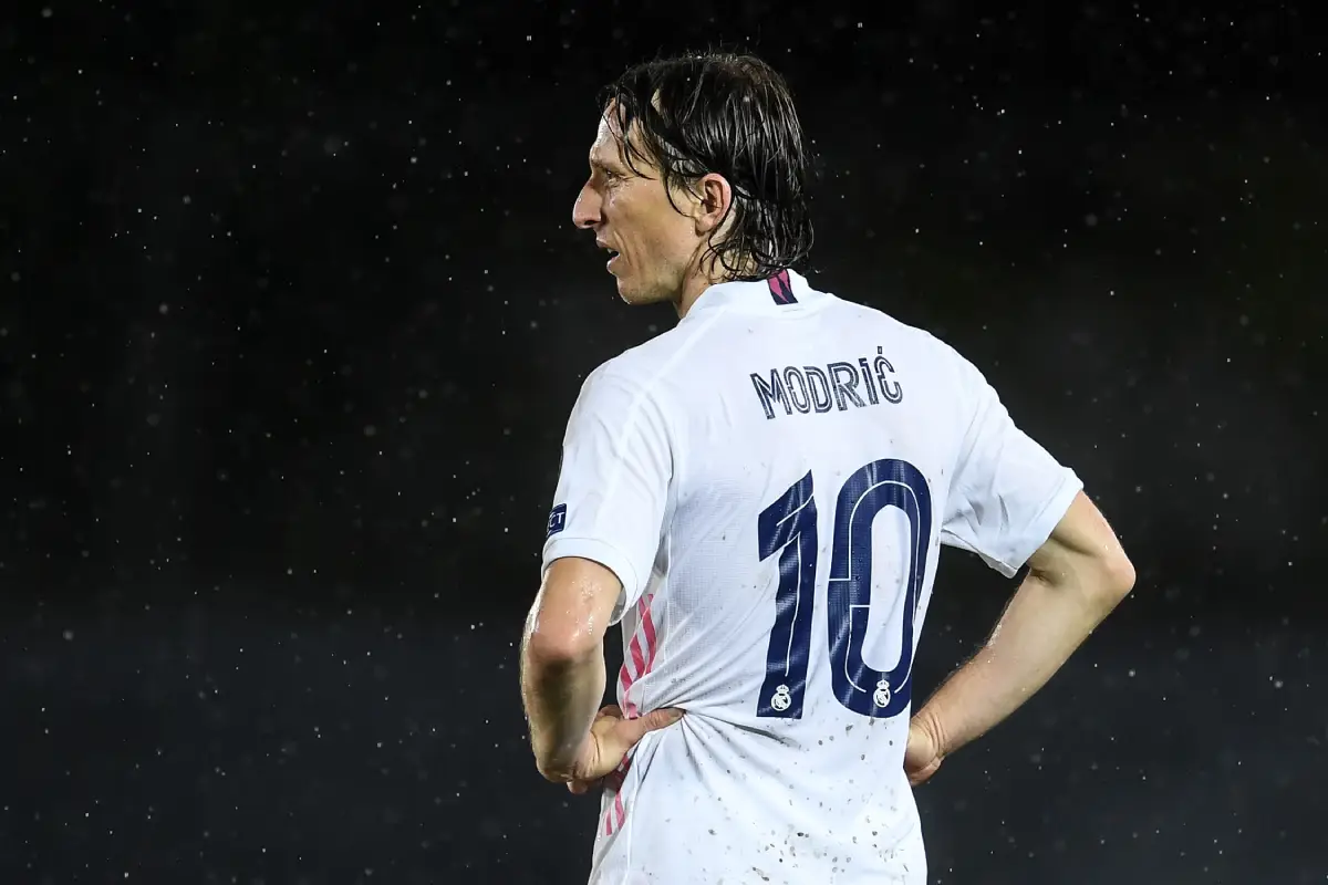 MADRID, SPAIN - APRIL 27: Luka Modric of Real Madrid CF looks on during the UEFA Champions League Semi Final First Leg match between Real Madrid and Chelsea FC at Estadio Alfredo Di Stefano on April 27, 2021 in Madrid, Spain. Sporting stadiums around Spain remain under strict restrictions due to the Coronavirus Pandemic as Government social distancing laws prohibit fans inside venues resulting in games being played behind closed doors (Photo by David Ramos/Getty Images)