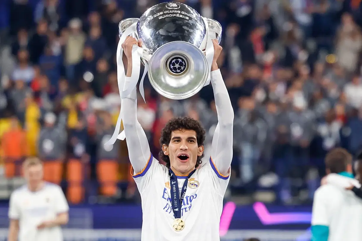 Jesús Vallejo fait ses adieux au Real Madrid : « Nous avons vécu des moments de toutes sortes » (realmadrid.com)