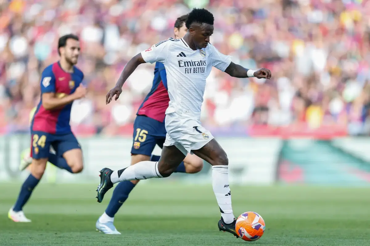Vinicius Jr. critiqué pour sa performance contre le Barça (realmadrid.com)