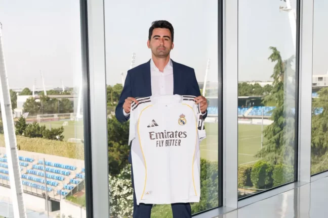 OFFICIEL : Pau Quesada, nouvel entraîneur du Real Madrid féminin (realmadrid.com)