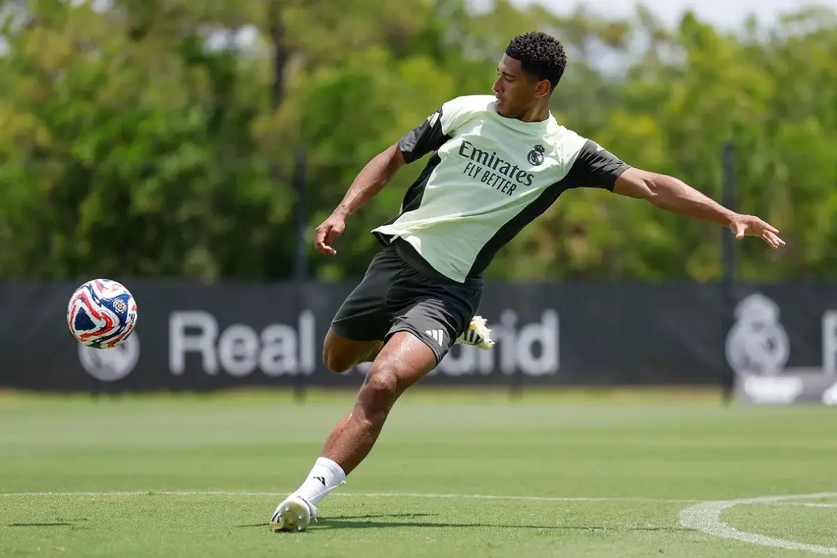 "Il fascine par son énergie", Bellingham admiratif devant Xabi Alonso (realmadrid.com)