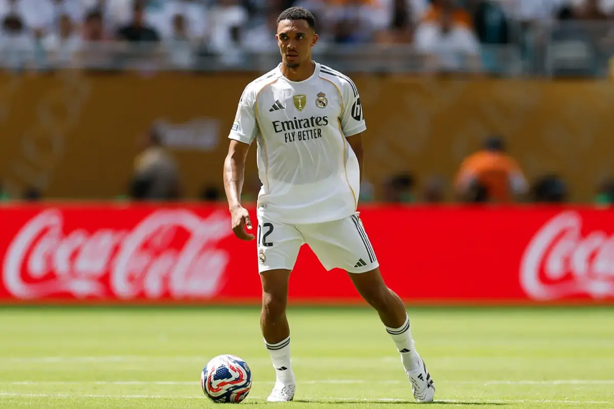 Alexander-Arnold : "Le soutien que j'ai ressenti dès que j'ai signé au club a été incroyable" (realmadrid.com)