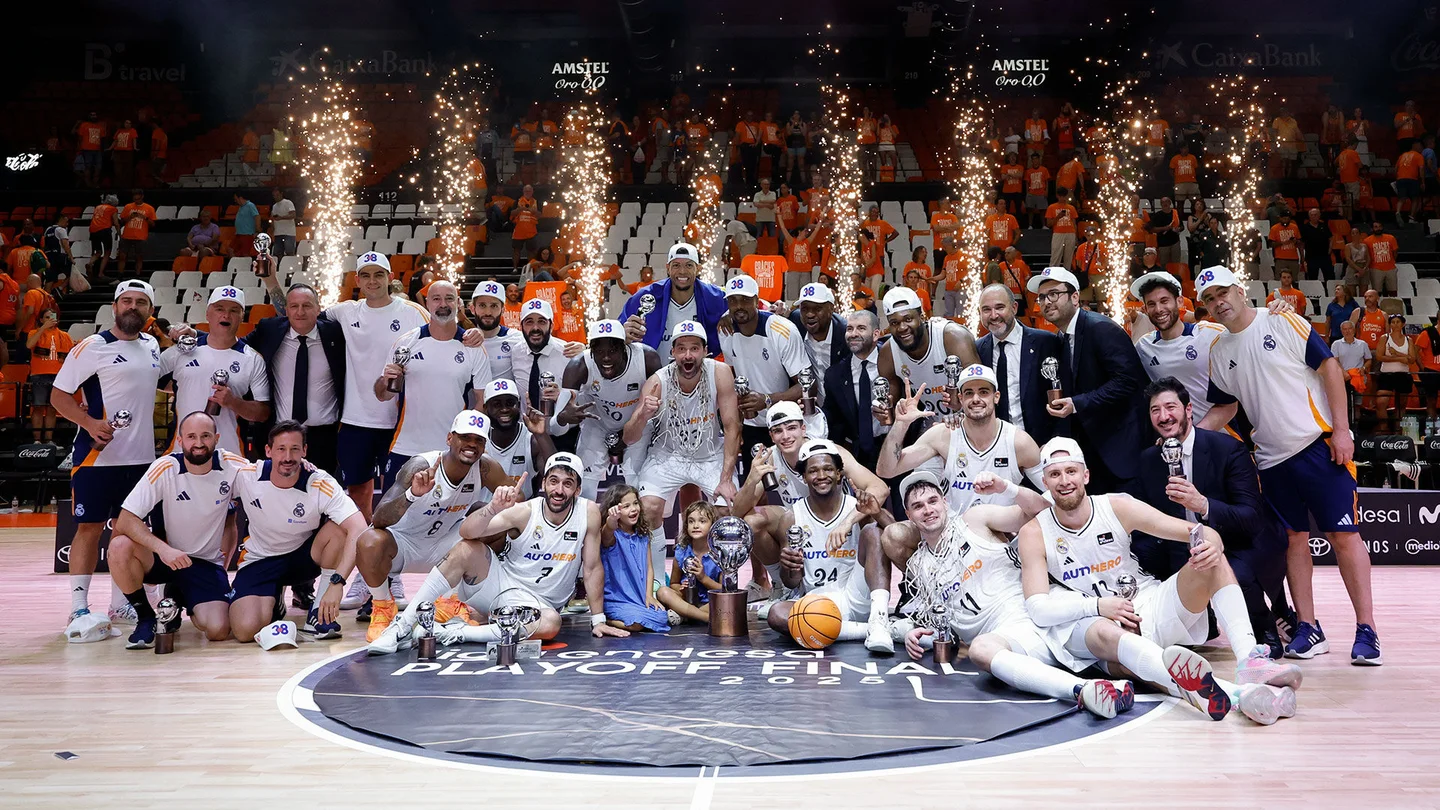 Le Real Madrid Baloncesto fête son 38e titre (realmadrid.com)