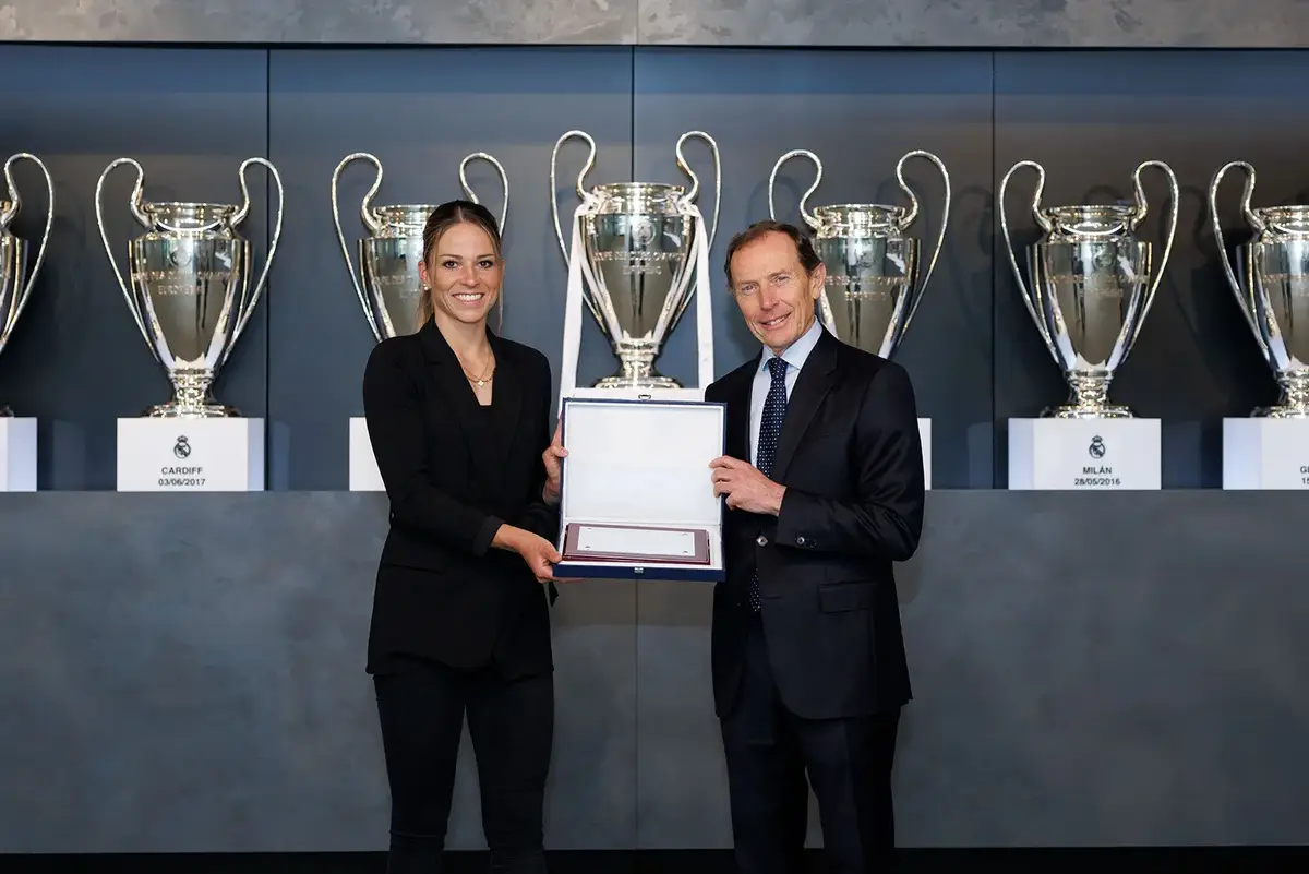 Melanie Leupolz tire sa révérence : une légende du football féminin quitte les terrains (realmadrid.com)