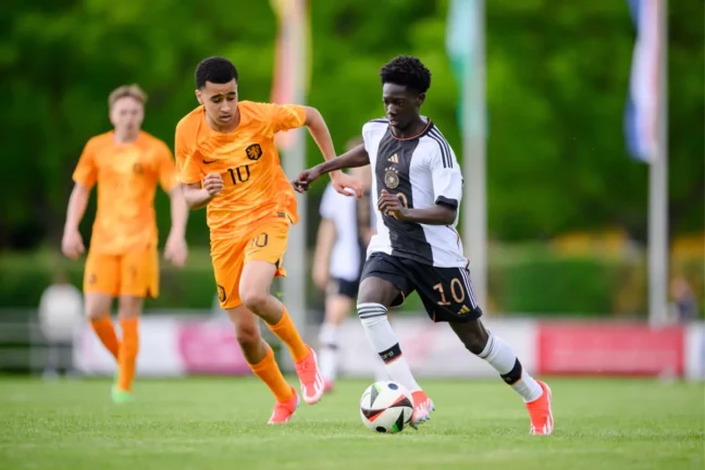 Ouazane avec les Pays-Bas U15 en mai 2024 (Photo by Marvin Ibo Guengoer/Getty Images for DFB).