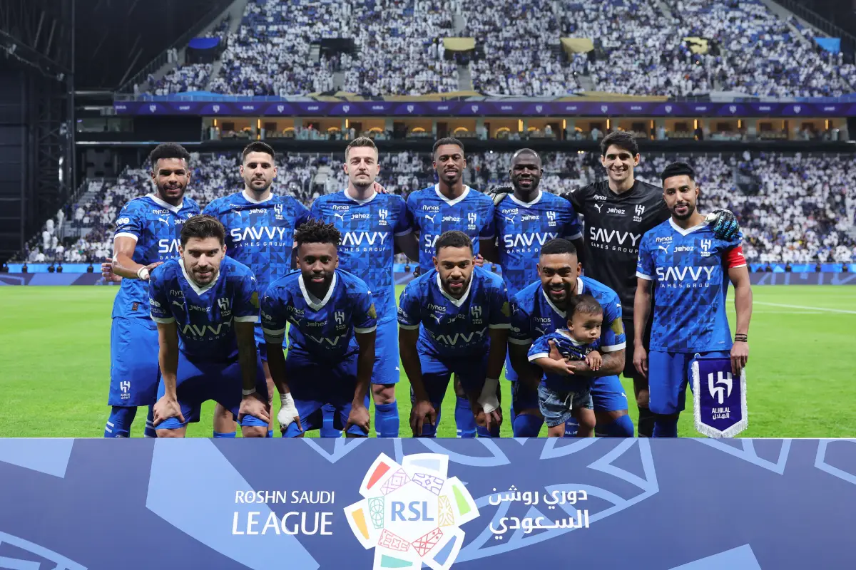 RIYADH, SAUDI ARABIA - APRIL 04: Players of Al-Hilal pose for a team photograph prior to the Saudi Pro League match between Al Hilal v Al Nassr in the Kingdom Arena on April 04, 2025 in Riyadh, Saudi Arabia. (Photo by Abdullah Ahmed/Getty Images)