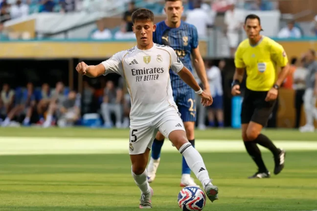 L'entrée d'Arda Güler au milieu de terrain en deuxième période a permis au Real Madrid de récupérer de la maîtrise (realmadrid.com)