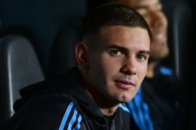 BUENOS AIRES, ARGENTINA - JUNE 10: Franco Mastantuono of Argentina looks on from the bench prior to the FIFA World Cup 2026 South American Qualifier match between Argentina and Colombia at Estadio Más Monumental Antonio Vespucio Liberti on June 10, 2025 in Buenos Aires, Argentina. (Photo by Marcelo Endelli/Getty Images).