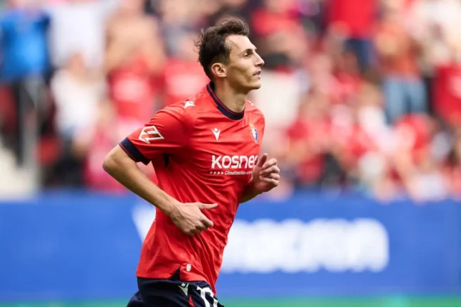 PAMPLONA, SPAIN - NOVEMBER 02: Ante Budimir of CA Osasuna celebrates after scoring goal during the LaLiga match between CA Osasuna and Real Valladolid CF at Estadio El Sadar on November 02, 2024 in Pamplona, Spain. (Photo by Juan Manuel Serrano Arce/Getty Images)
