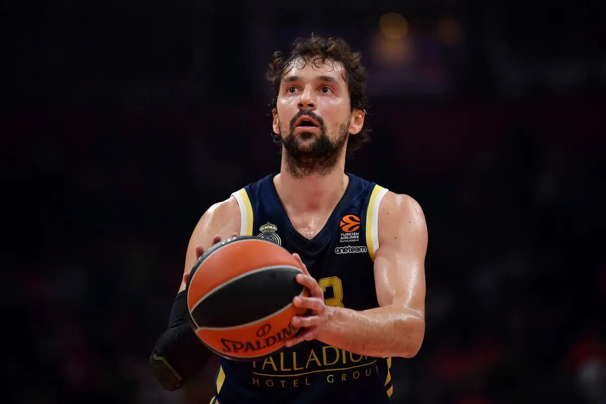 BELGRADE, SERBIA - NOVEMBER 07: Sergio LLull of Real Madrid in action during the 2019-2020 Tukish Airlines Regular Season Round 7 game between Crvena Zvezda mts Belgrade and Real Madrid at Stark Arena on November 07, 2019 in Belgrade, Serbia. (Photo by Justin Setterfield/Getty Images)
