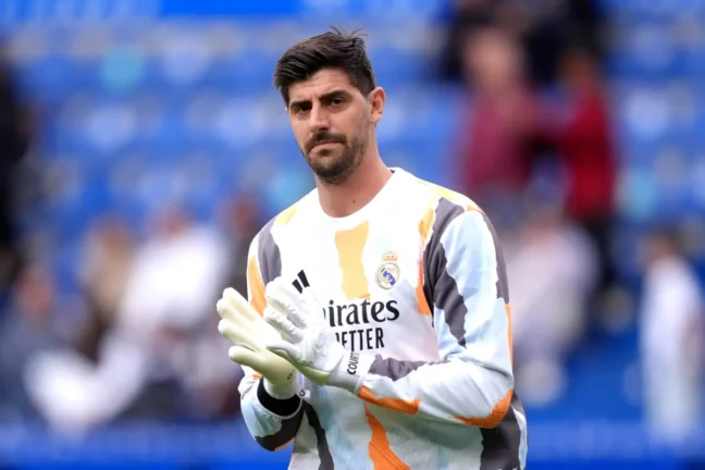 VITORIA-GASTEIZ, SPAIN - APRIL 13: Thibaut Courtois of Real Madrid warms up prior to the LaLiga match between Deportivo Alaves and Real Madrid CF at Estadio de Mendizorroza on April 13, 2025 in Vitoria-Gasteiz, Spain. (Photo by Juan Manuel Serrano Arce/Getty Images)