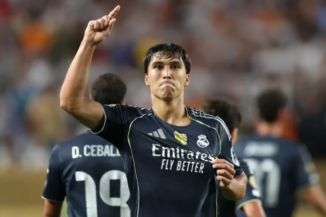 PHILADELPHIA, PENNSYLVANIA - JUNE 26: Gonzalo Garcia #30 of Real Madrid C.F. celebrates scoring his team's third goal during the FIFA Club World Cup 2025 group H match between FC Red Bull Salzburg and Real Madrid CF at Lincoln Financial Field on June 26, 2025 in Philadelphia, Pennsylvania. (Photo by Francois Nel/Getty Images)